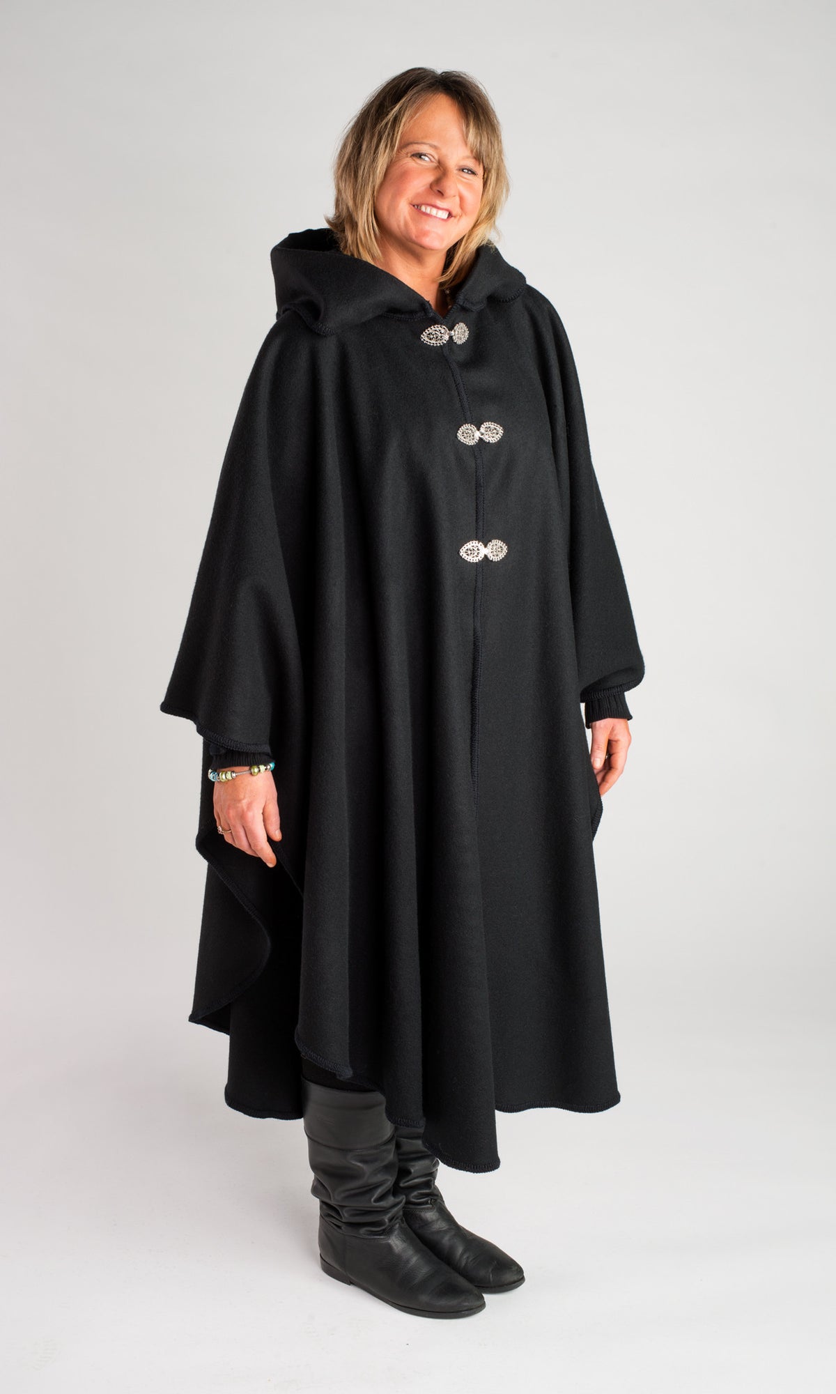 The European Merino Wool Cape - Midnight Black